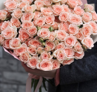 Букет из 25 кустовых роз Прана