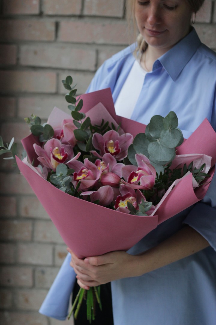 Букет розовых орхидей