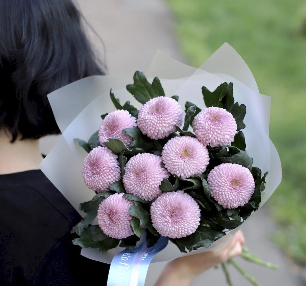 Букет из 9 сиреневых хризантем
