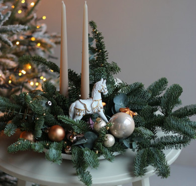 Композиция в керамическом кашпо 