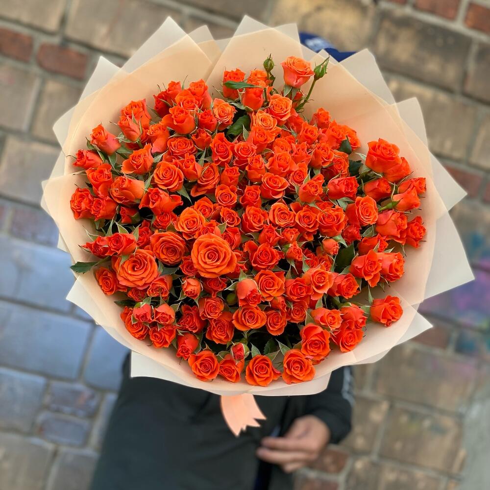 Букет из 25 кустовых роз 