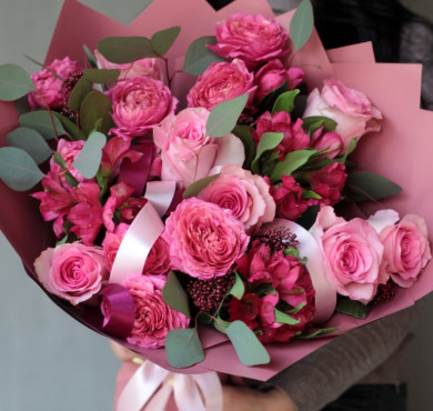 Букет с пионовидными розами 