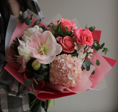 Букет с амариллисом 