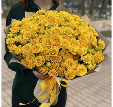 Букет из 51  кустовой розы 