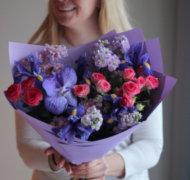 Букет с ирисами 