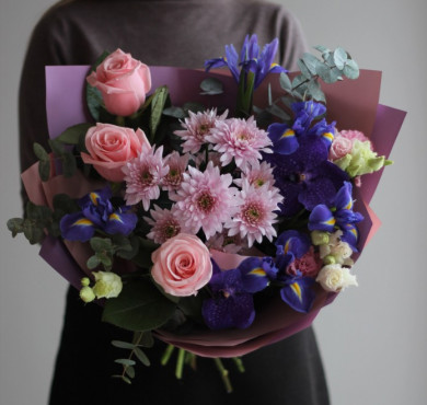 Букет с ирисами 