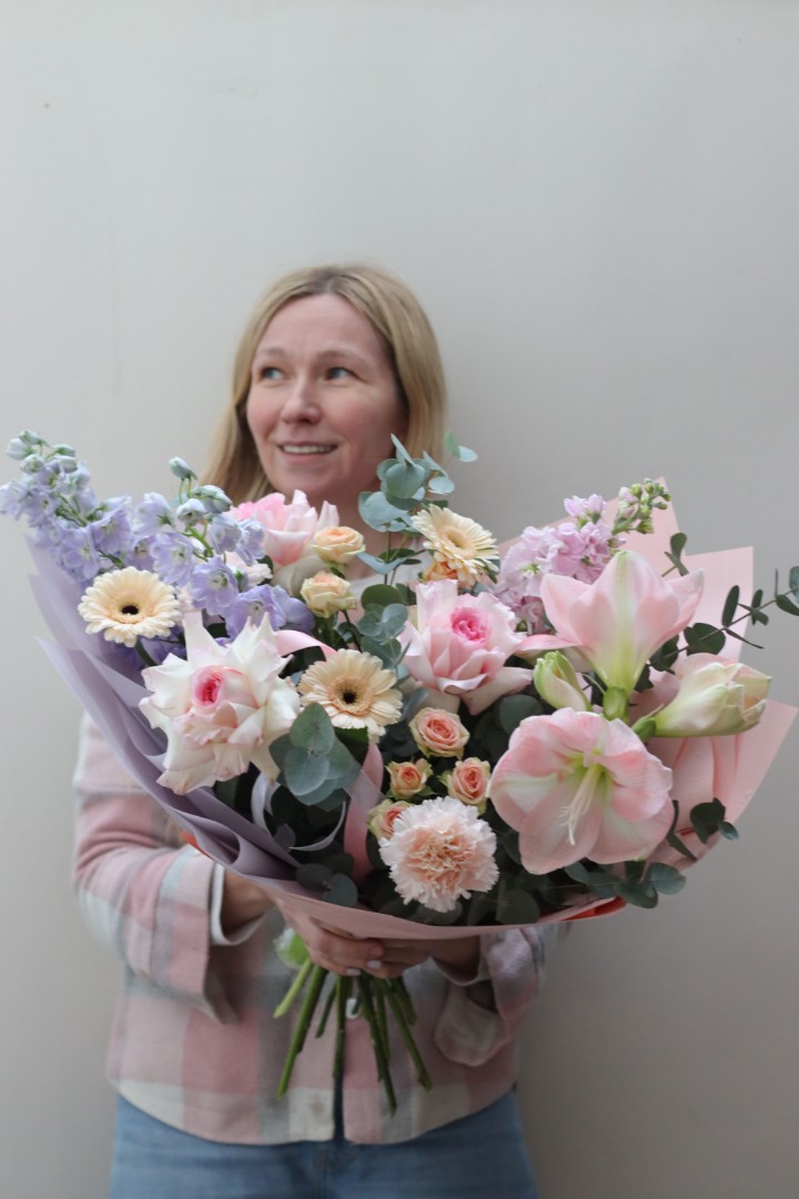 Букет с амариллисом 