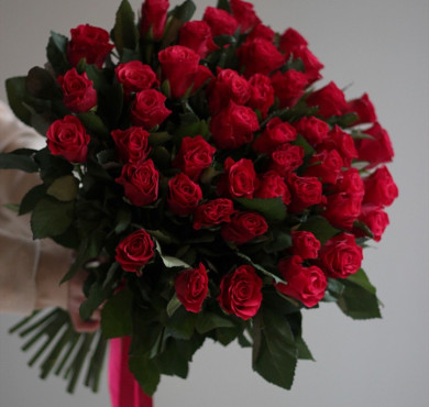 Букет из 45 роз Таказзи с лентой