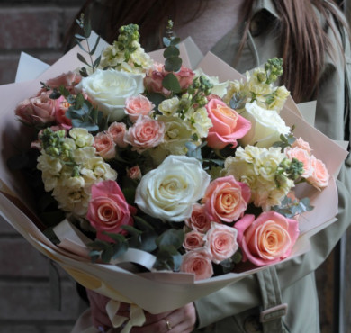 Букет с маттиолой 