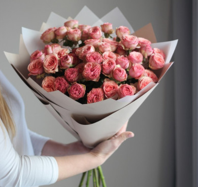 Букет кустовых роз 