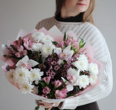 Букет с хризантемой 